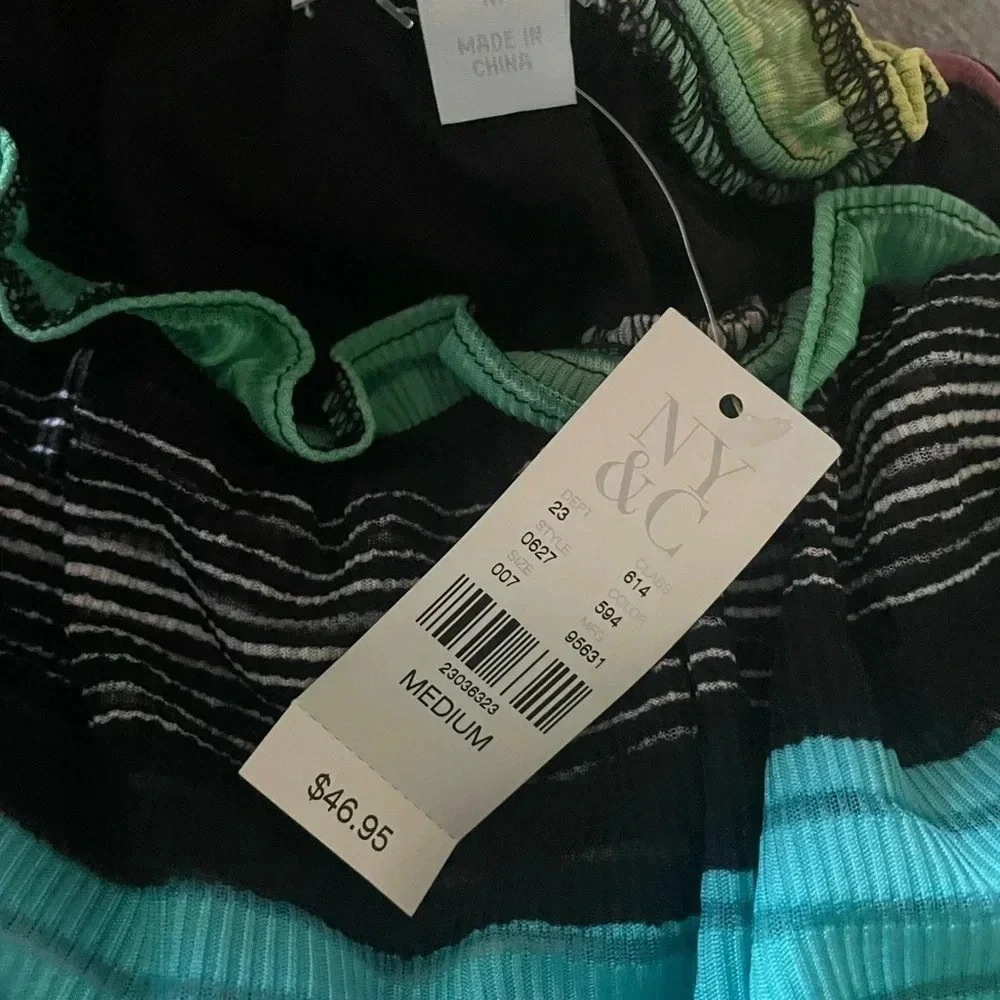 NY&Co off shoulder top- medium - Picture 3 of 3